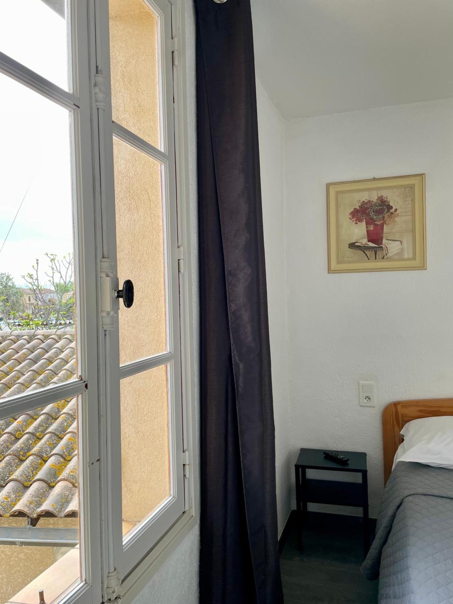 Hotel L'Escale เอก-มอร์ต ภายนอก รูปภาพ